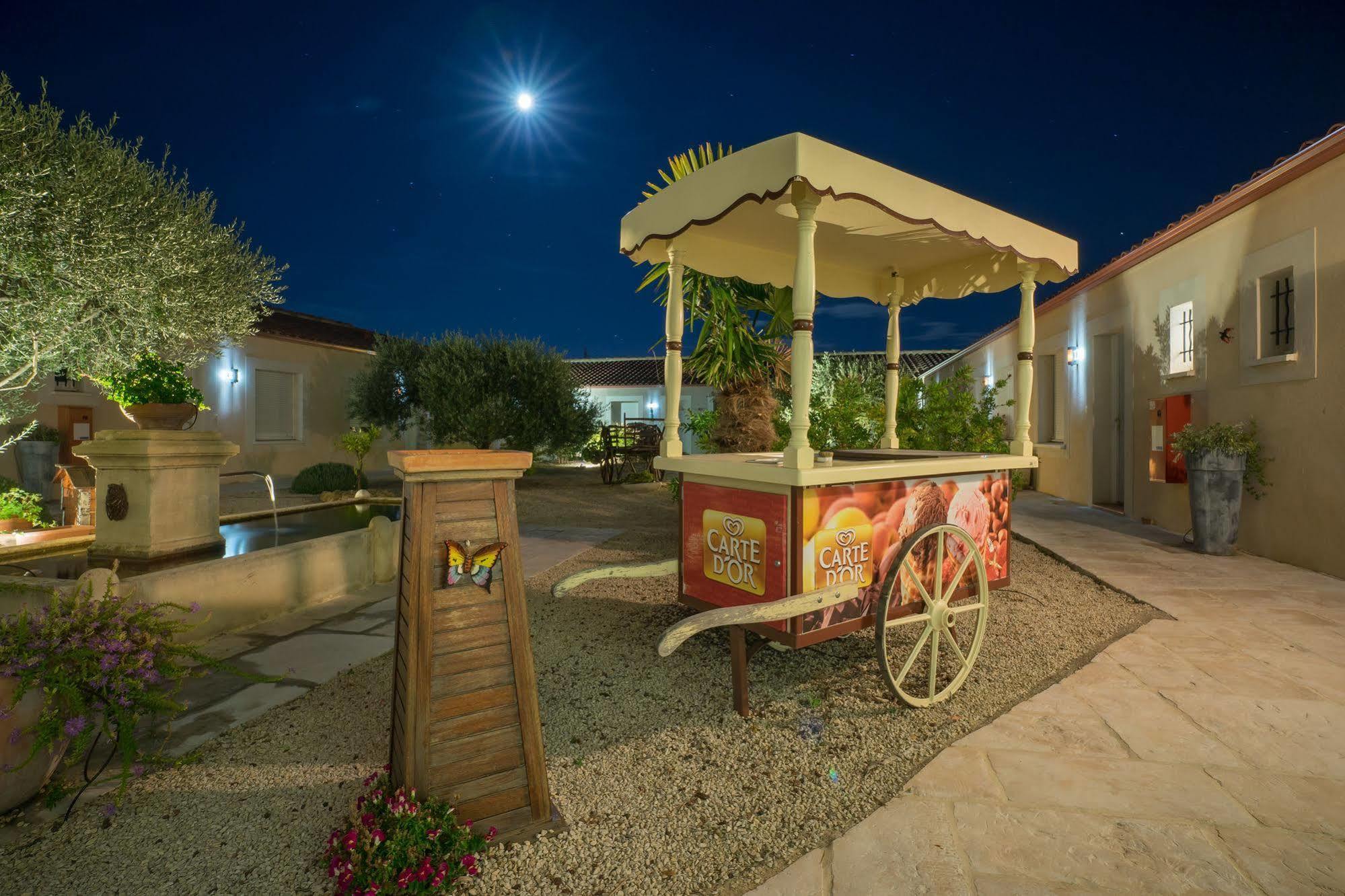 Hotel Et Residence De La Transhumance Сен-Мартен-де-Кро Екстер'єр фото